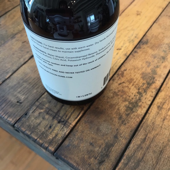 Murchison-Hume Superlative HandSoap 500ml - Picture 4 of 4